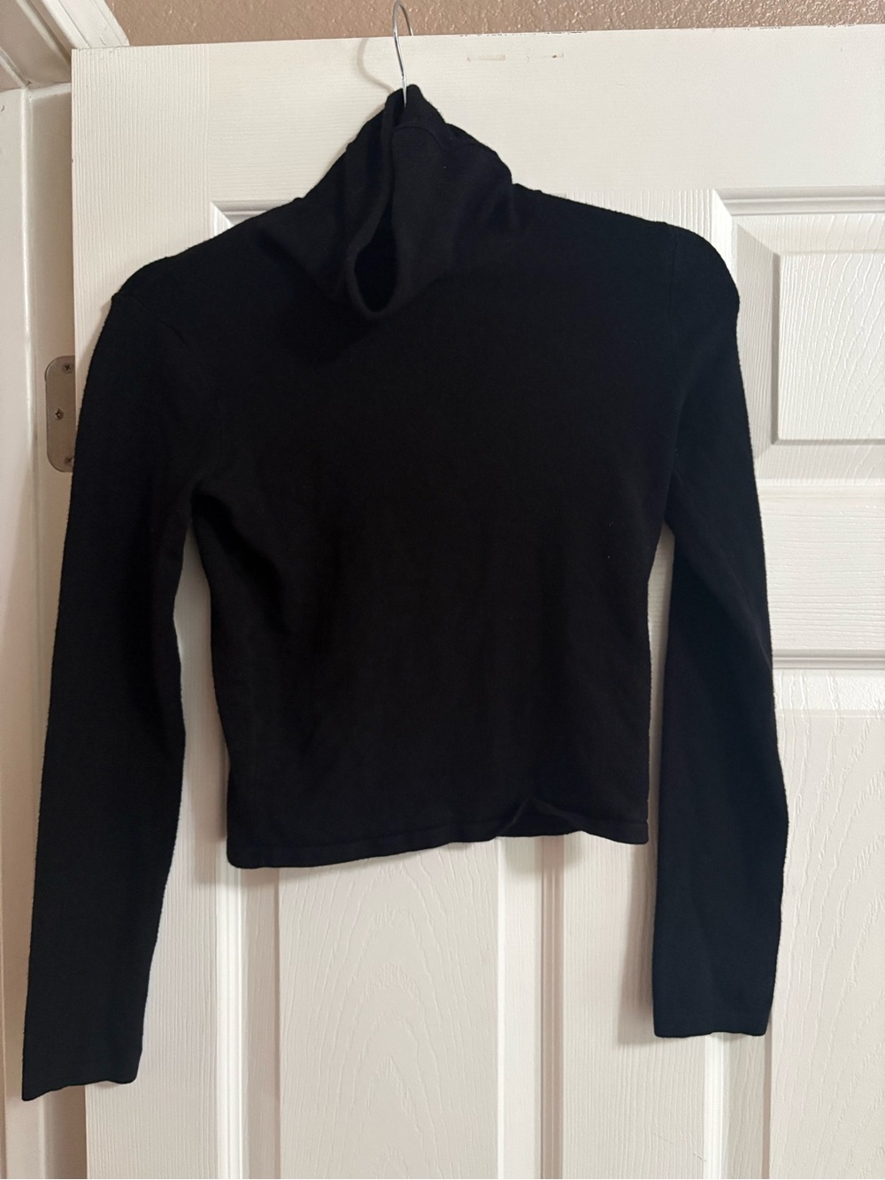 Brandy Melville turtle neck cropped sweater long sleeve black fall y2k autumn